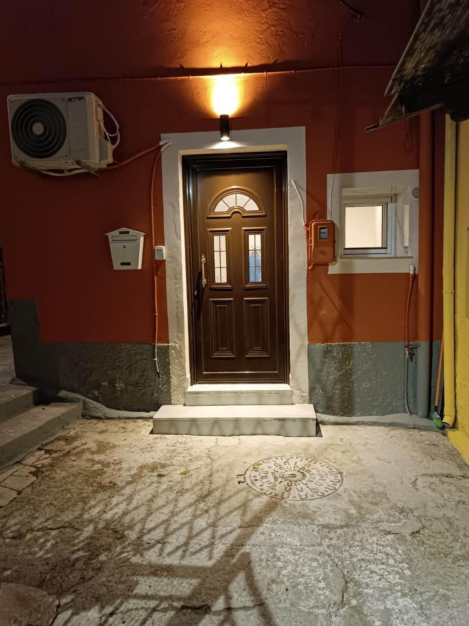 Newly Renovated Apartment Next To The Port Mantouki Екстер'єр фото