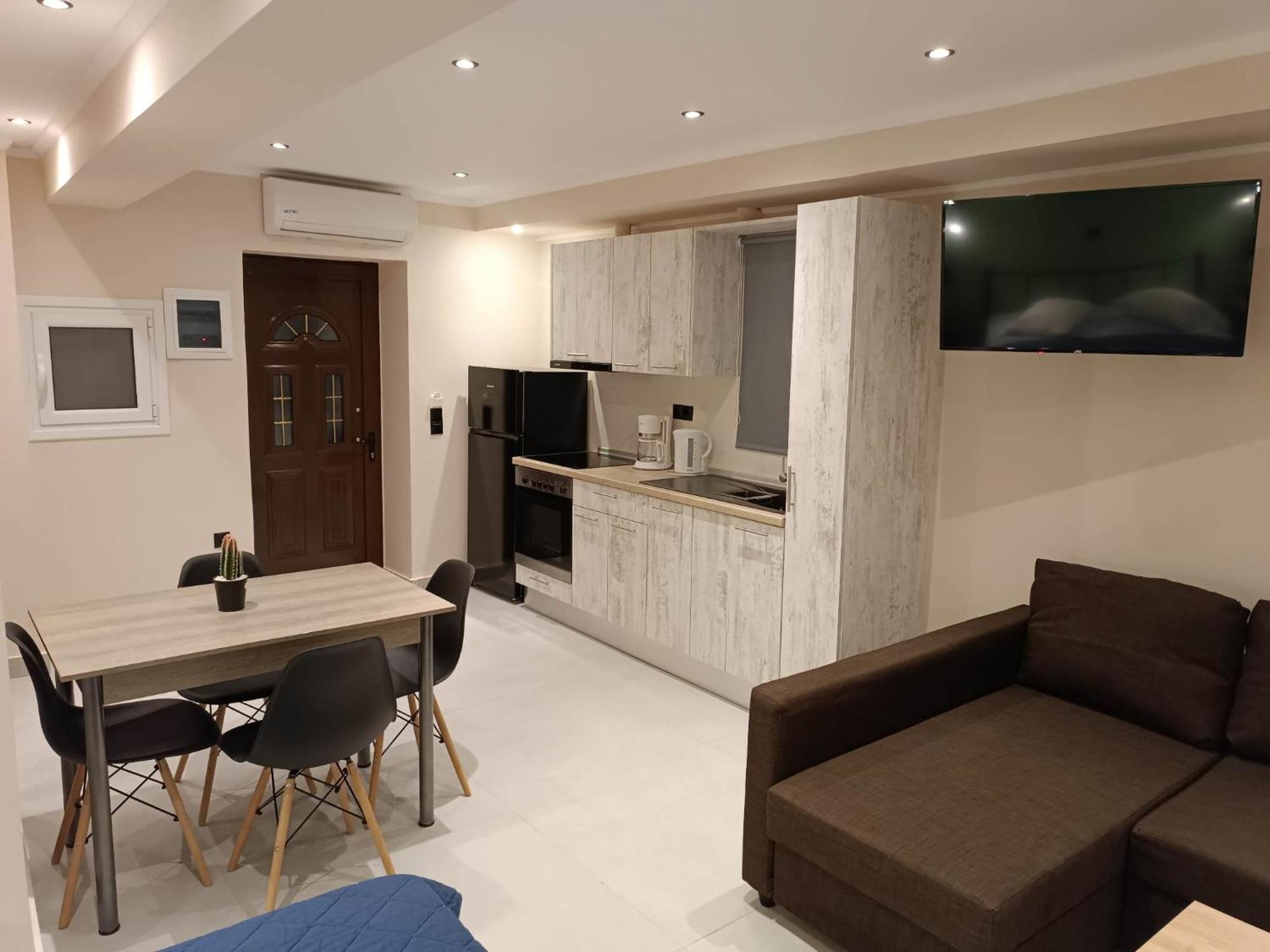 Newly Renovated Apartment Next To The Port Mantouki Екстер'єр фото