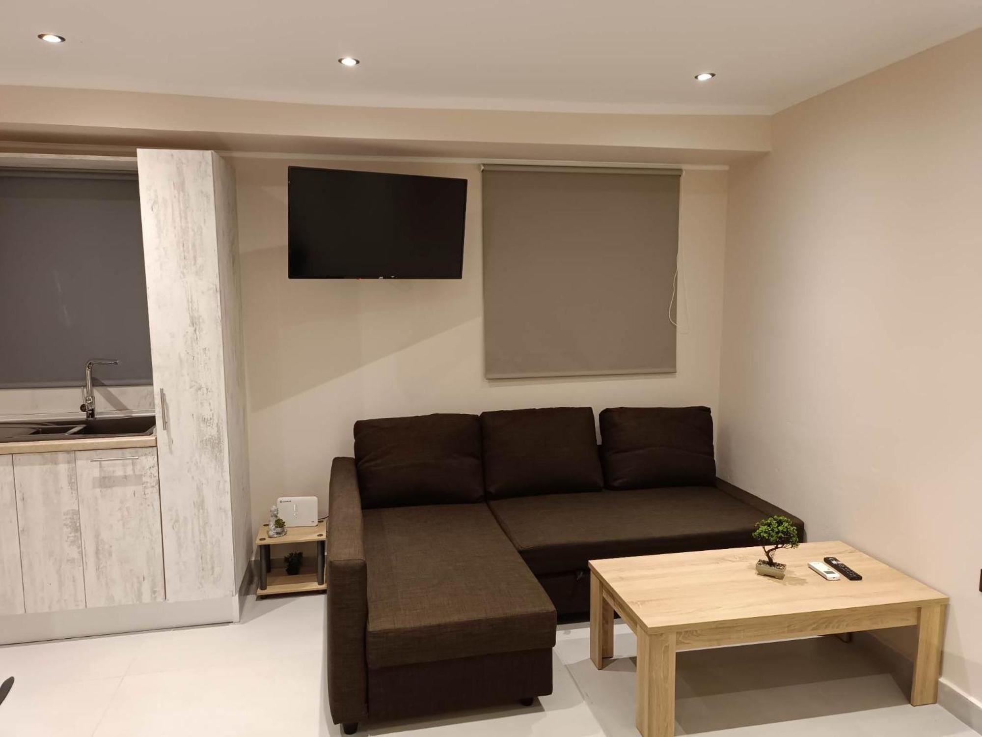 Newly Renovated Apartment Next To The Port Mantouki Екстер'єр фото