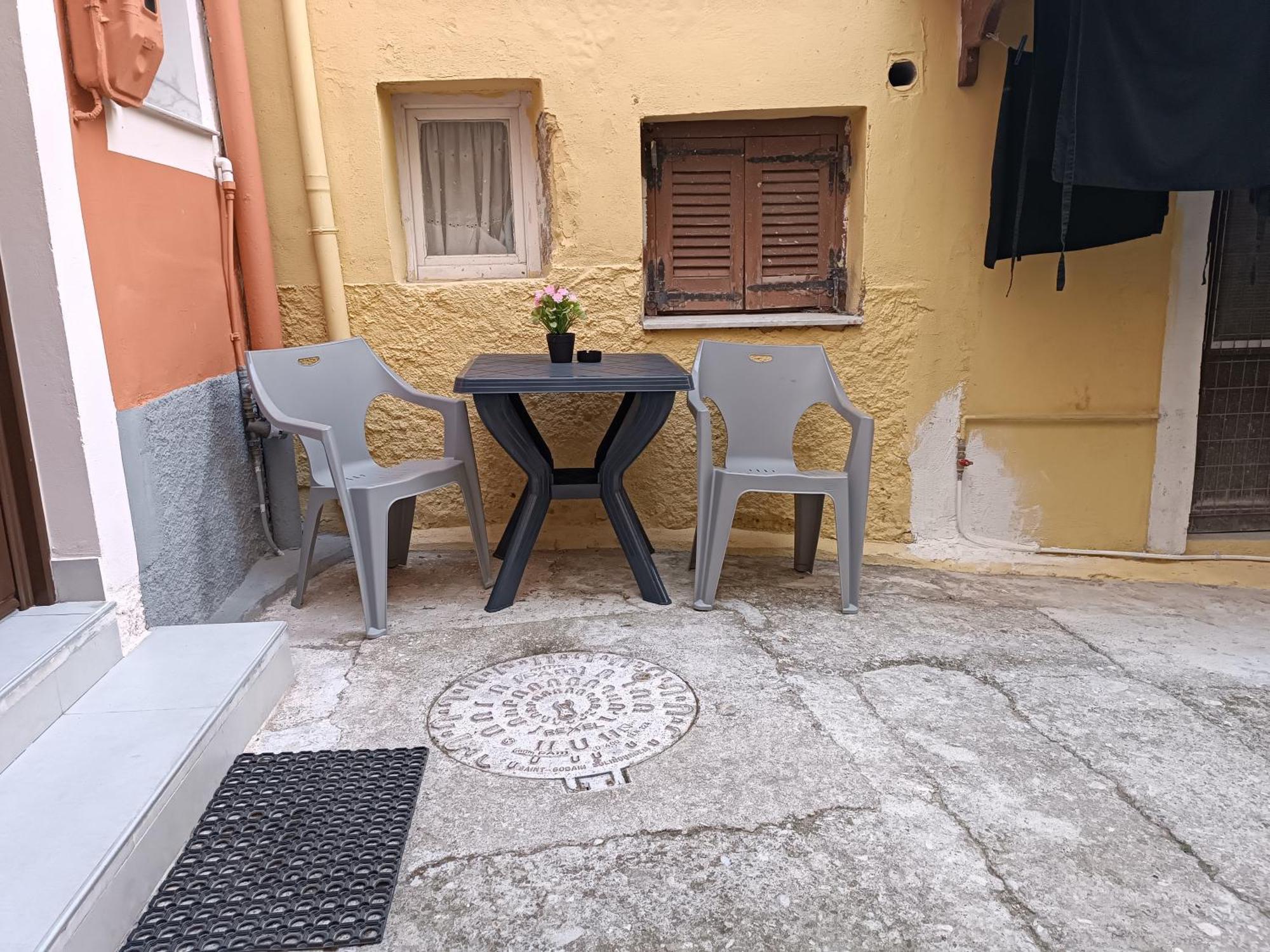 Newly Renovated Apartment Next To The Port Mantouki Екстер'єр фото